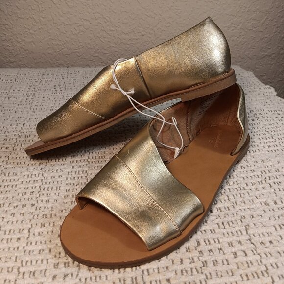 Universal Thread women's 'Lissa' d'Orsay gold tone flats sandals sz 6.5 - Picture 1 of 13